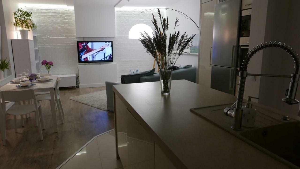 Chill Apartment กดัญสก์ ภายนอก รูปภาพ